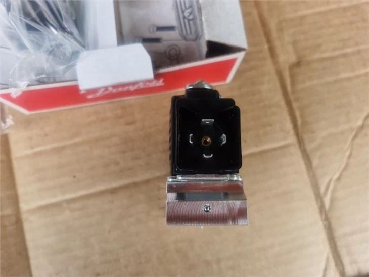 157B PVEM-12V PVE2SV PVEM32 155G4093 Hydraulic Proportional Valve 157B4032 157B4033 157B4116